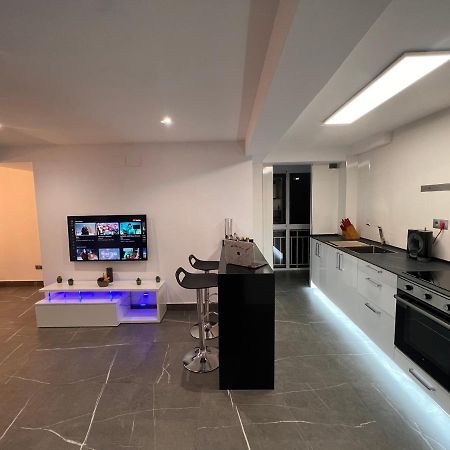 Apartamento Espacioso De Diseno A 3 Min Renfe. Cordova Esterno foto
