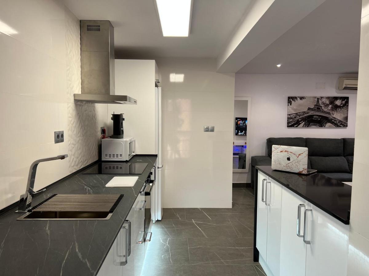 Apartamento Espacioso De Diseno A 3 Min Renfe. Cordova Esterno foto