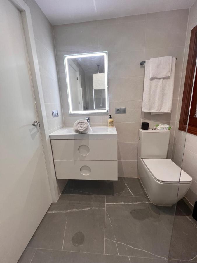 Apartamento Espacioso De Diseno A 3 Min Renfe. Cordova Esterno foto