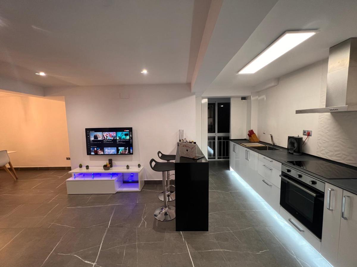 Apartamento Espacioso De Diseno A 3 Min Renfe. Cordova Esterno foto