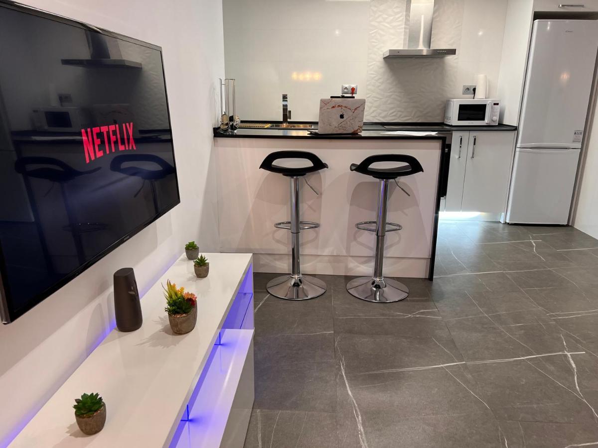 Apartamento Espacioso De Diseno A 3 Min Renfe. Cordova Esterno foto