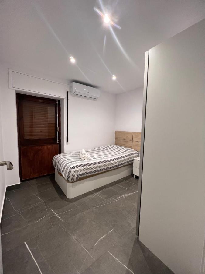 Apartamento Espacioso De Diseno A 3 Min Renfe. Cordova Esterno foto